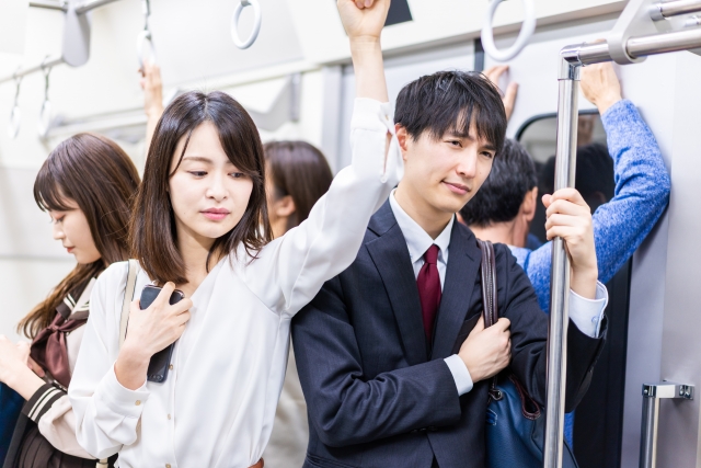 電車通学している学生